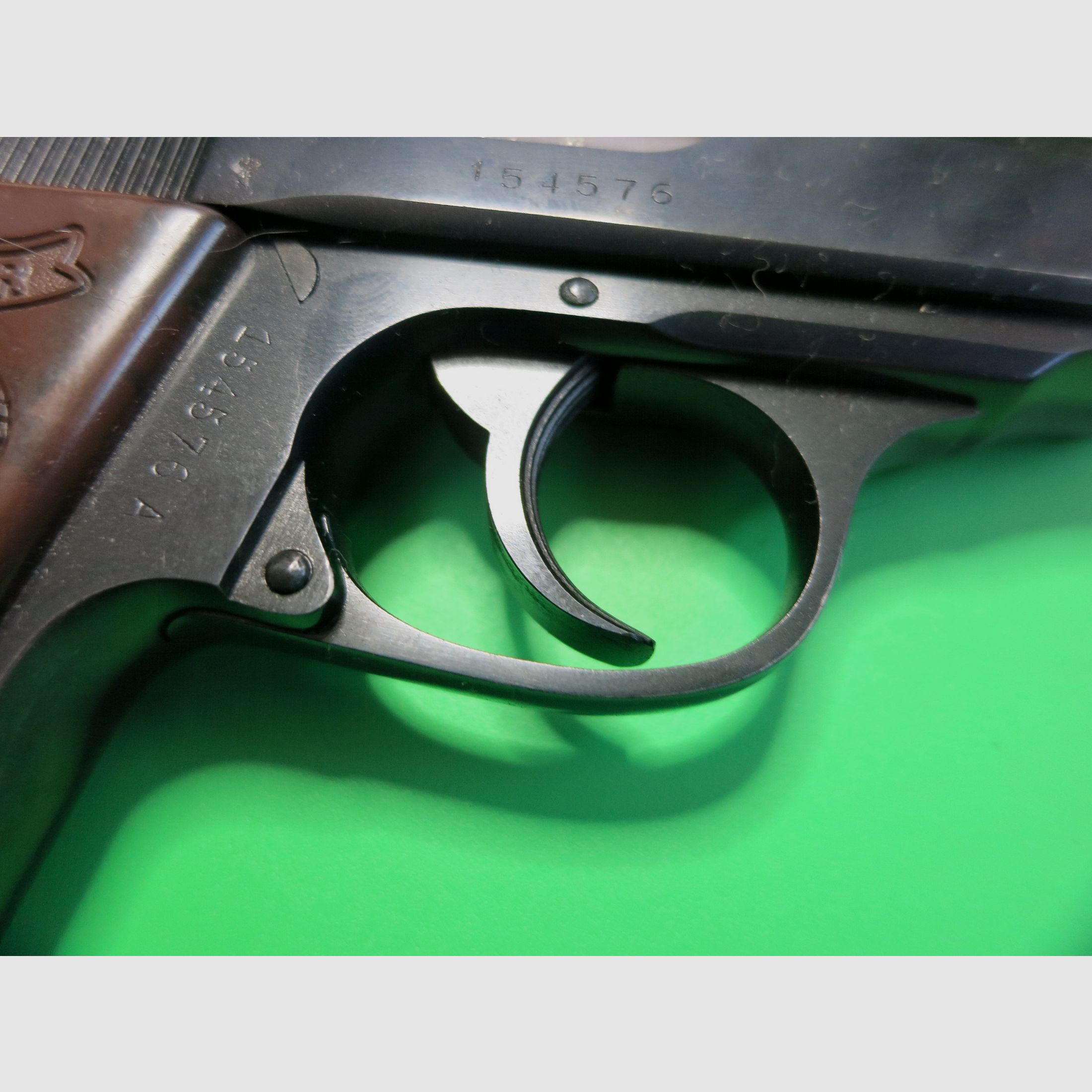 Halbautomatische Pistole, Walther PPK, Kal. 9 mm Kurz, braune Griffschalen       #74