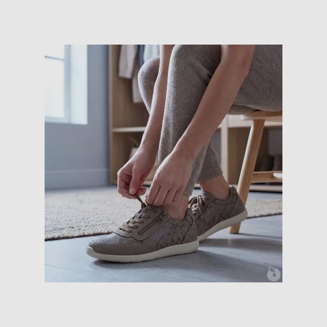 Beige Sneakers mit Schnürsenkeln + seitlichem Reißverschluss - Größen 37 bis 41, Bild 7 von 8