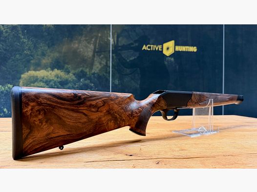 Blaser R8 Calcio / Classe di legno 7 / Bavarese Doppelfalzbacke / Finitura seta opaca / Logo Nero