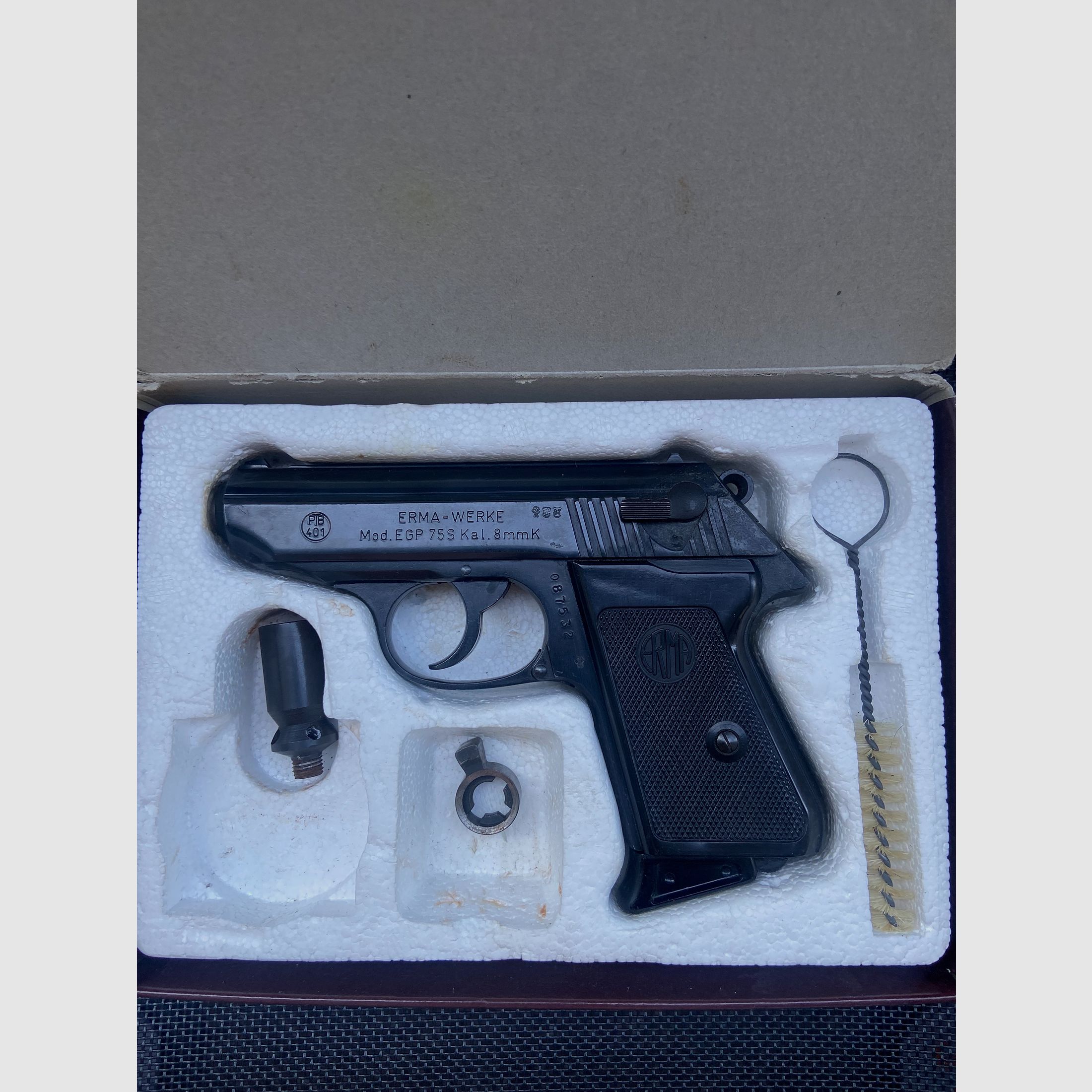 Sammlerstück: Erma EGP 75S (PTB 401 / Kal. 8mm) – Nummerngleiches Komplettset in OVP