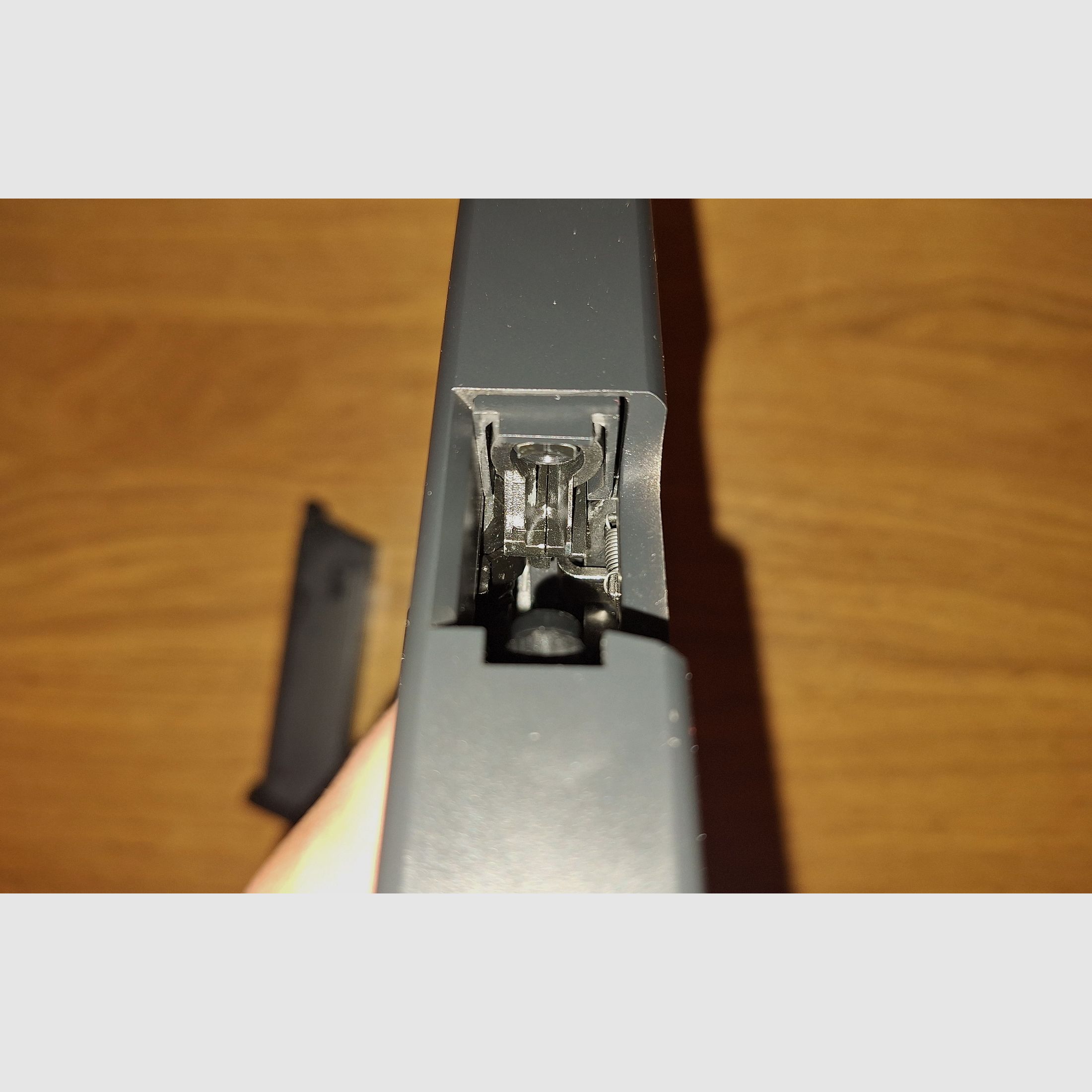 Glock 17 Gen4 Co2 guter Zustand 4,5 mm Stahl-BB mit Blowback