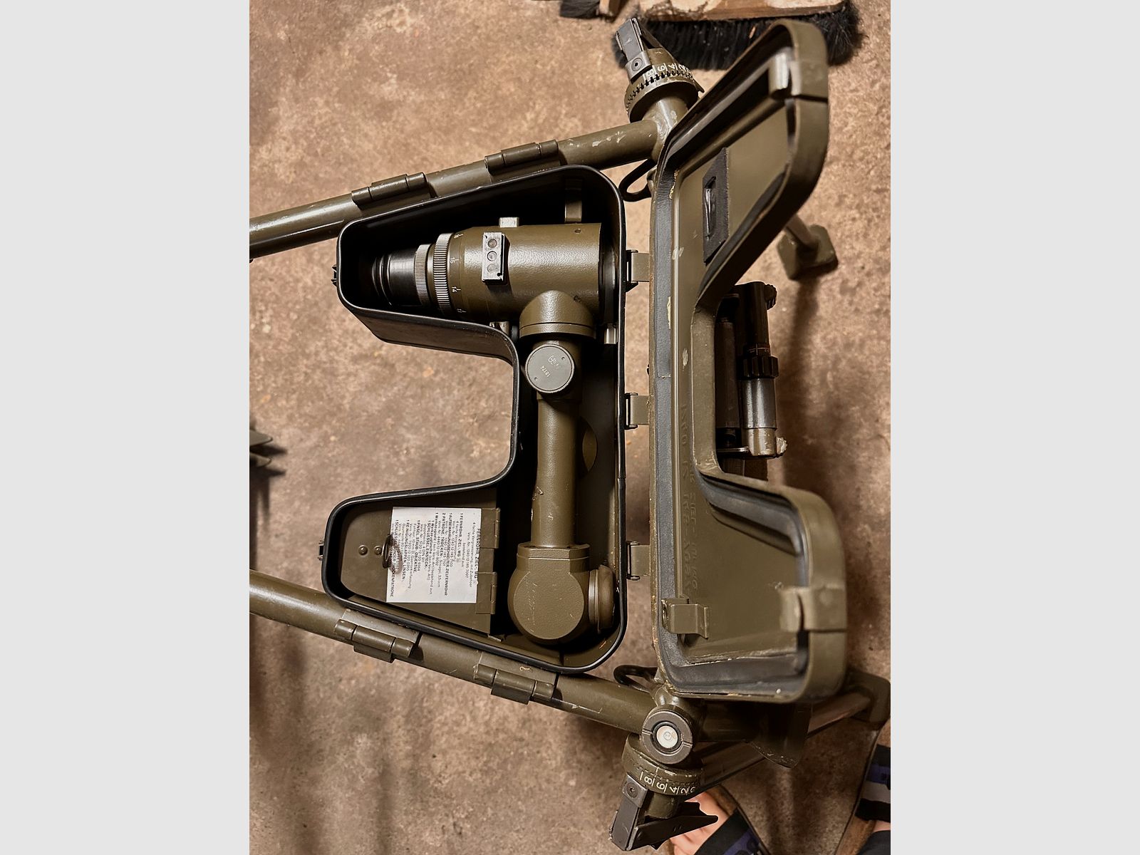 MG 3 affusto terrestre con ottica BW affusto da campo hensoldt wetzlar