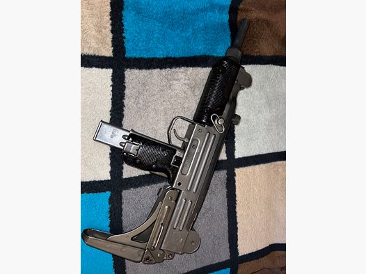 Original IMI Uzi mitraglietta – arma da esposizione UE (AT 2022) – rara versione militare israeliana con marchi ebraici e calcio pieghevole intatto
