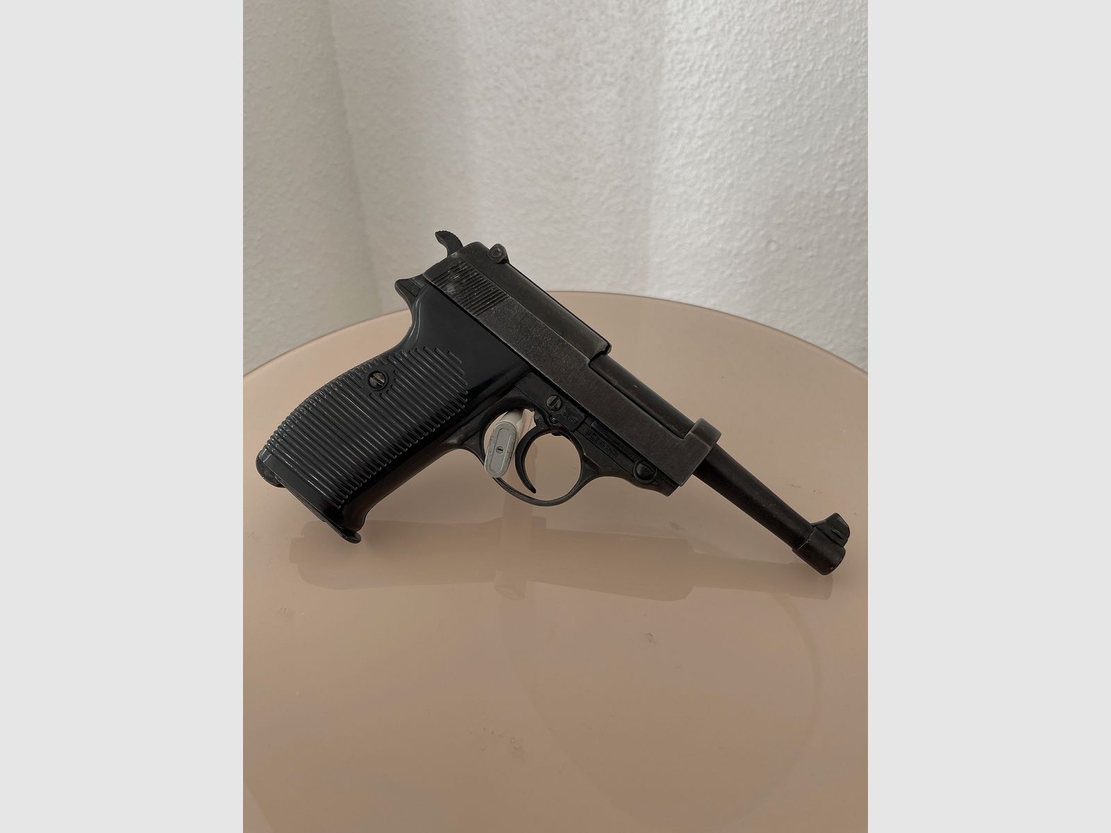 P38 decoration weapon