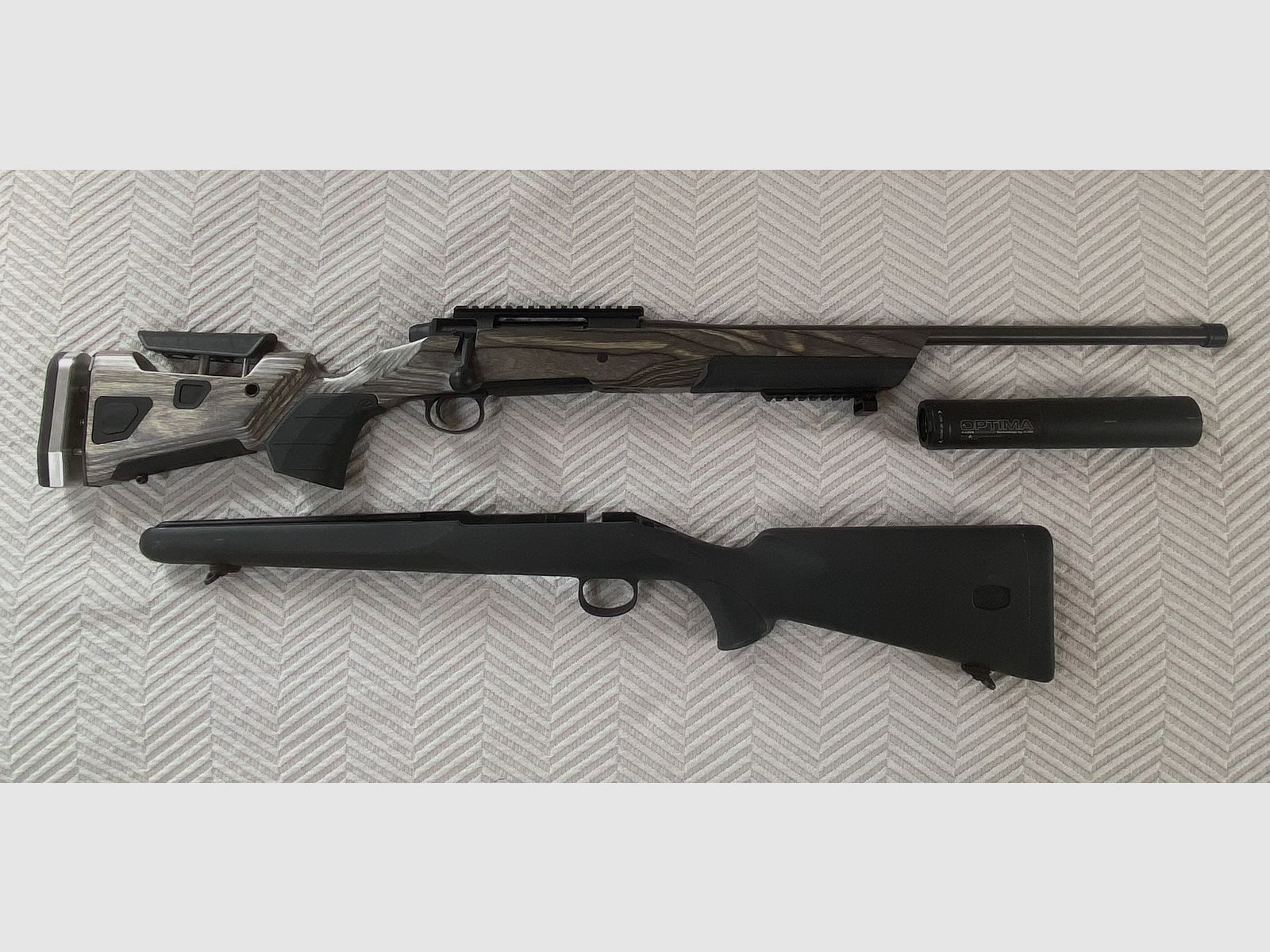 Mauser M18 Standard im Kaliber .30-06 mit Boyd’s AT-One Schichtholzschaft und ATEC Optima Schalldämpfer 