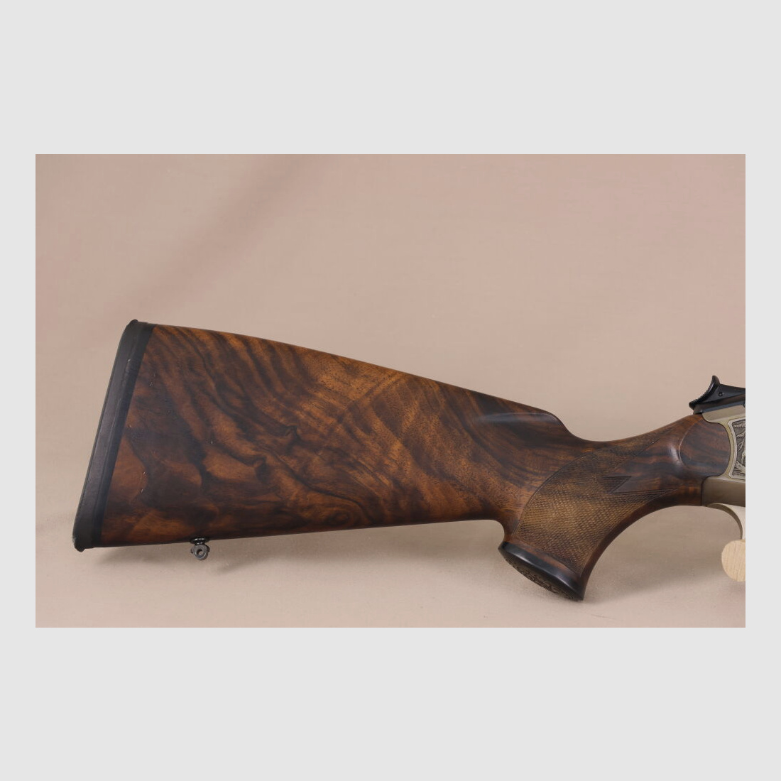 Blaser R93 // toll gemasertes Schaftholz // Holz-Kammergriffkugel