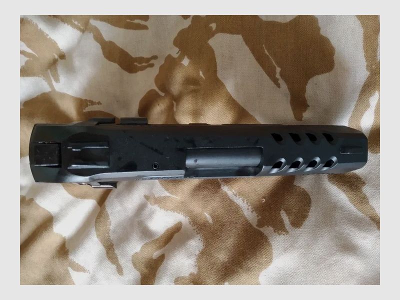 BLOW TR14 9mm P.A.K. Schreckschusspistole im modernen Dienstpistolen-Stil
