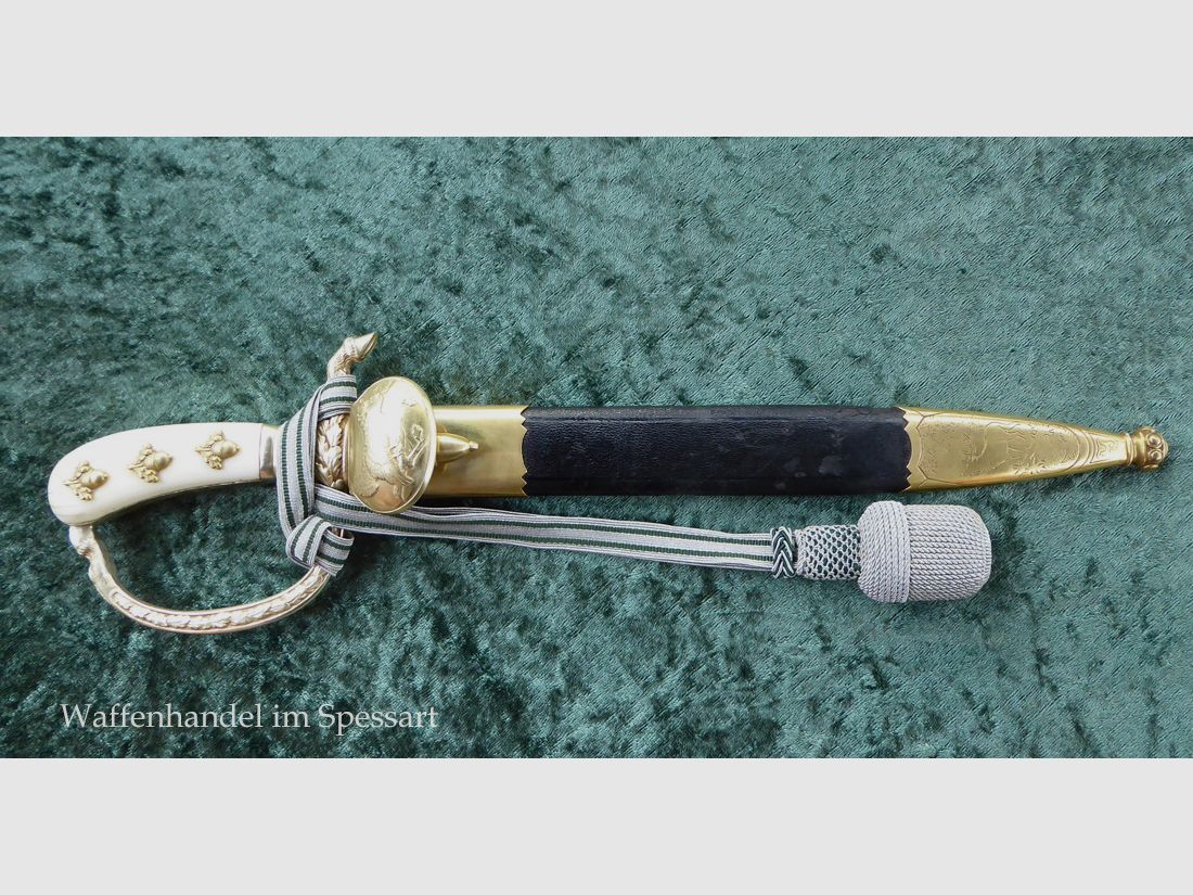 Stag knife with a guard vessel in ornate design from the time of World War II.