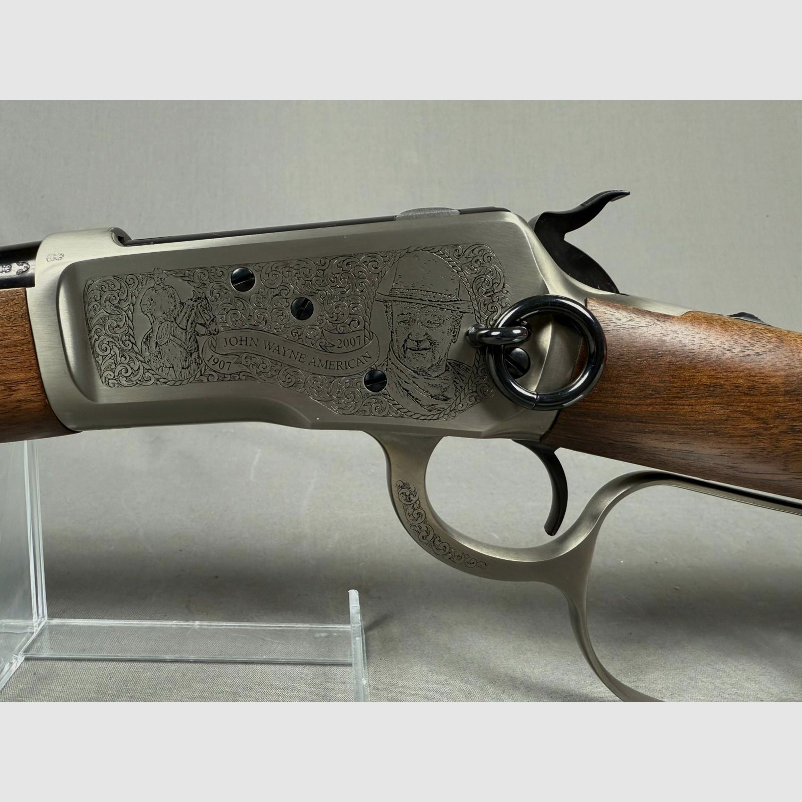 Winchester Mod. 1892  "John Wayne 100th Anniversary Custom Grade"   (.44-40 WCF)