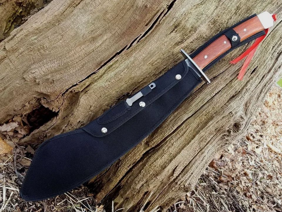 MACHETE,  über 40 Jahre, gestempelt  und ein Chinesisches  DRACHEN  BUSCHMESSER