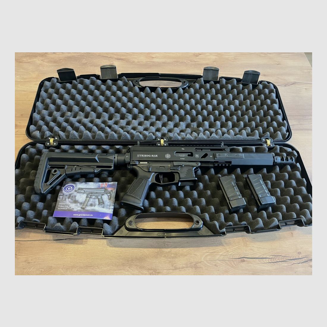 Grand Power Stribog RSR mit höhen- und seitenverstellbaren AR15 Schaft 9mmLuger