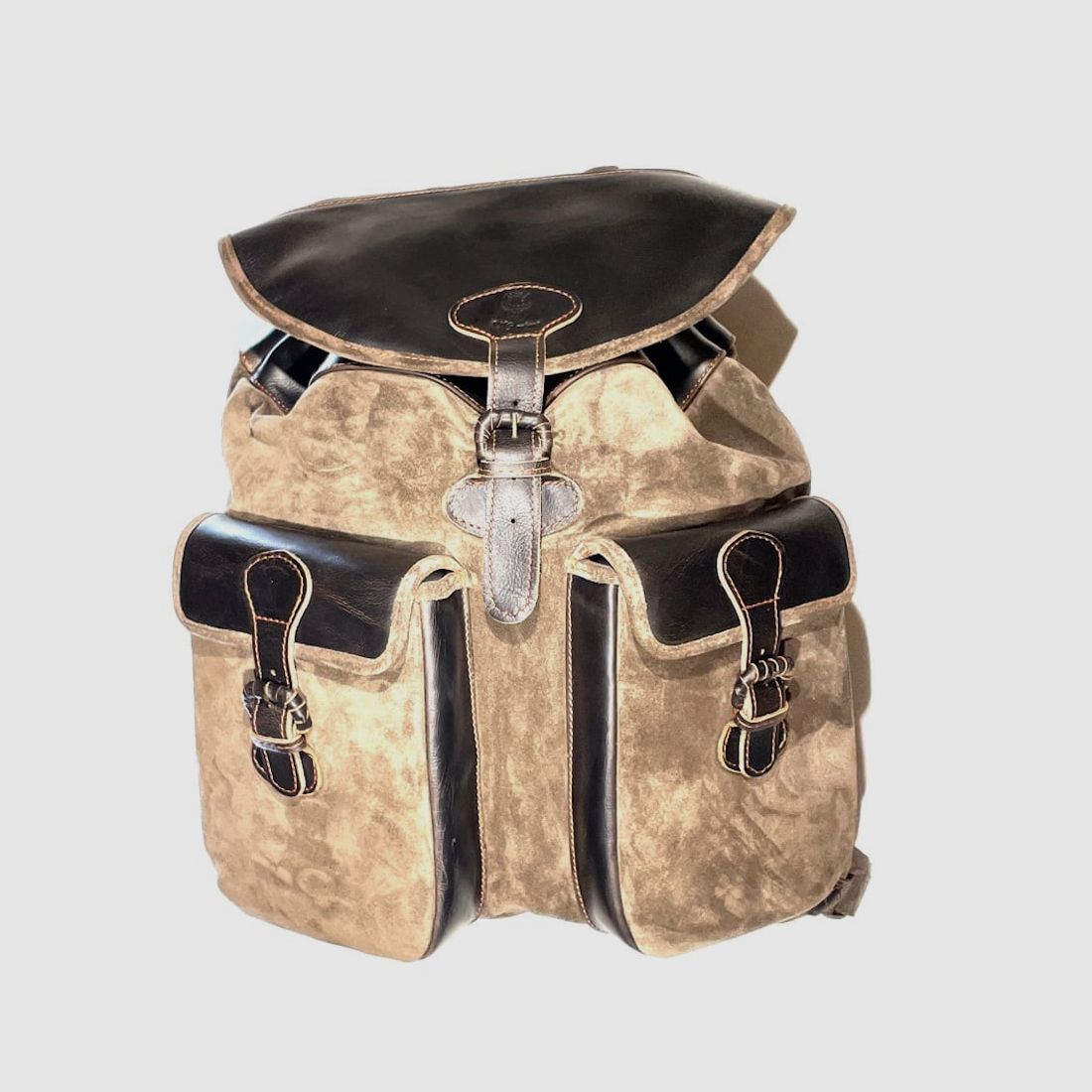 Sac à Dos de Chasse en Cuir Véritable avec Poches Latérales Claires, image 1 sur 2