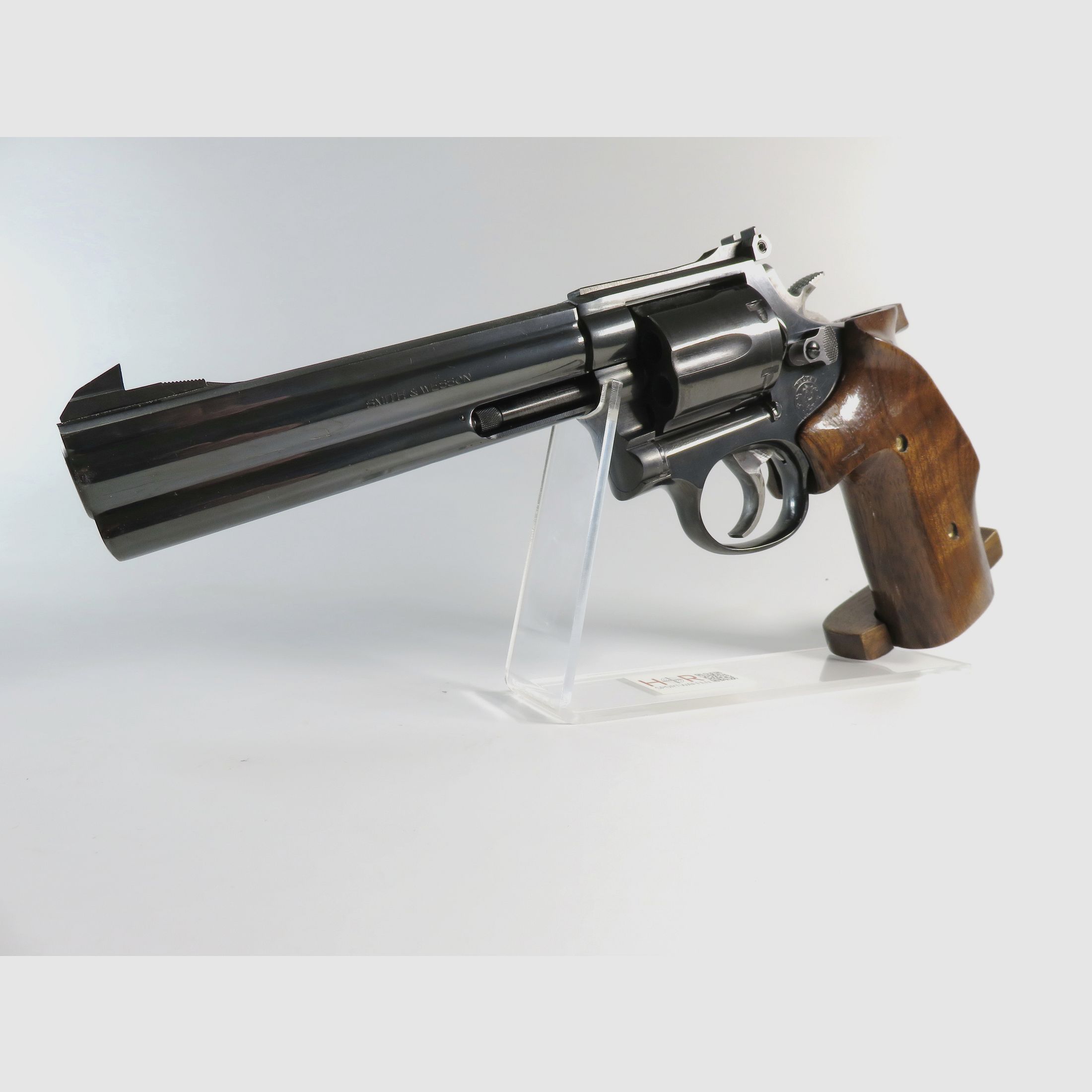 Revólver Smith & Wesson, modelo 586-3 | .357 Mag | 6 pulgadas | Pavonado | En excelente estado