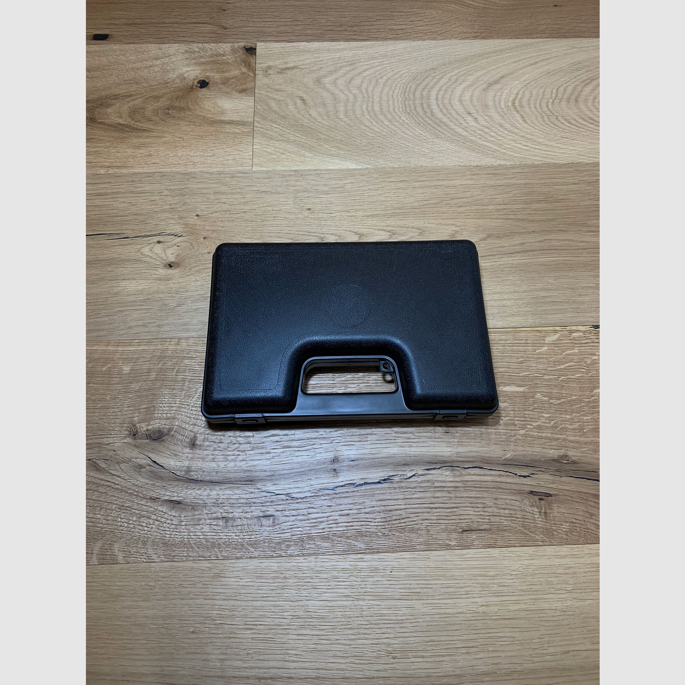 Walther P22 signal pistol 9mm P.A.K. by Umarex