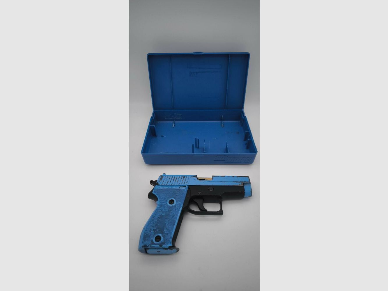 SIG Sauer P6 FX 9mmFX, image 1 sur 4