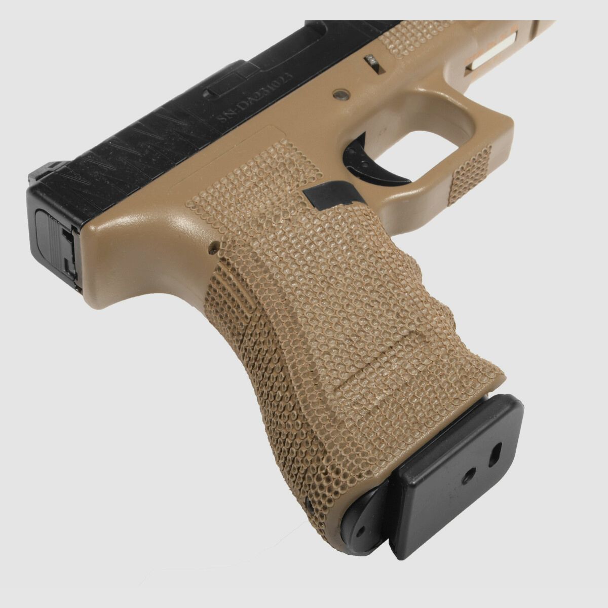 P05 GBB Airsoft Pistole in Tan | Delta Armory