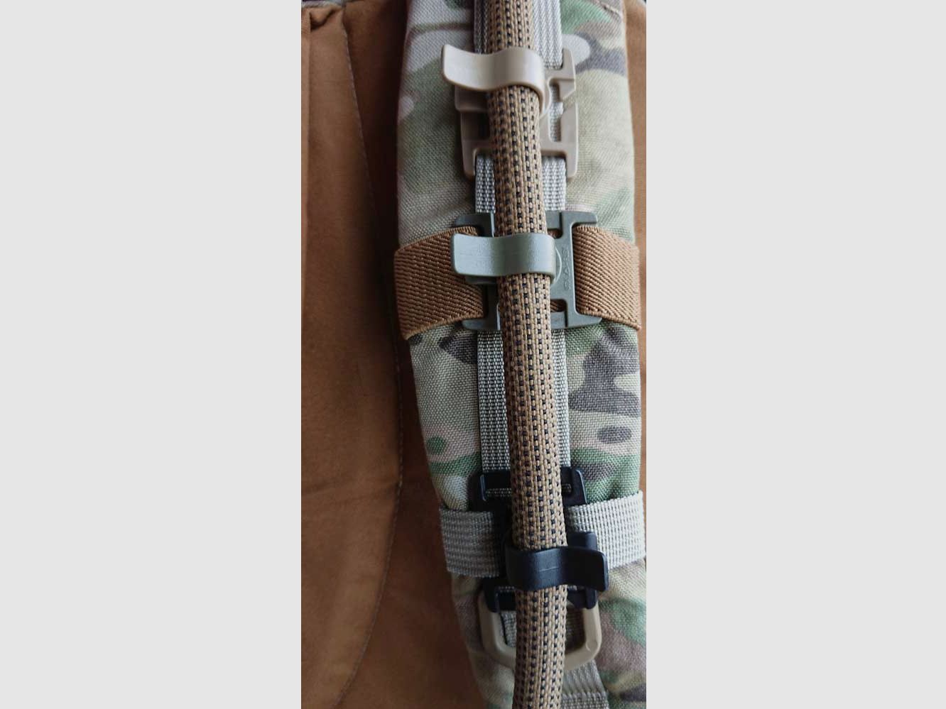 HYDRATION TUBE HOLDER COYOTE