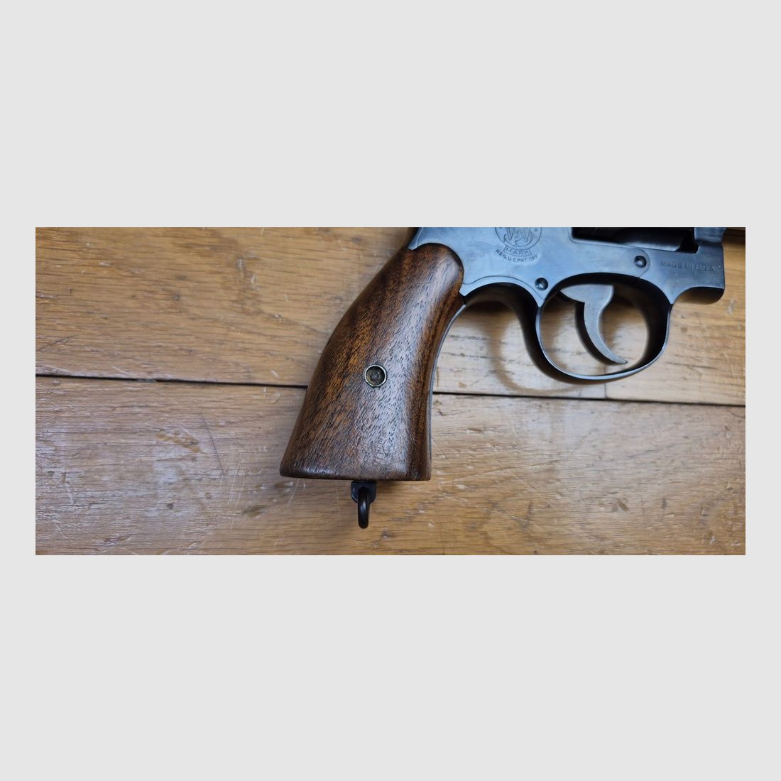 Zeer mooie revolver Smith & Wesson « Victory » – De Hand ejector 1899 en het toekomstige model 10 uit de Tweede Wereldoorlog – Kal. 38 SW / 38-200 – Uitstekende mechanica – Zeer goede esthetische staat – Stempel « GHD » – Wapen van februari 1943 – TBE, afbeelding 2 van 26