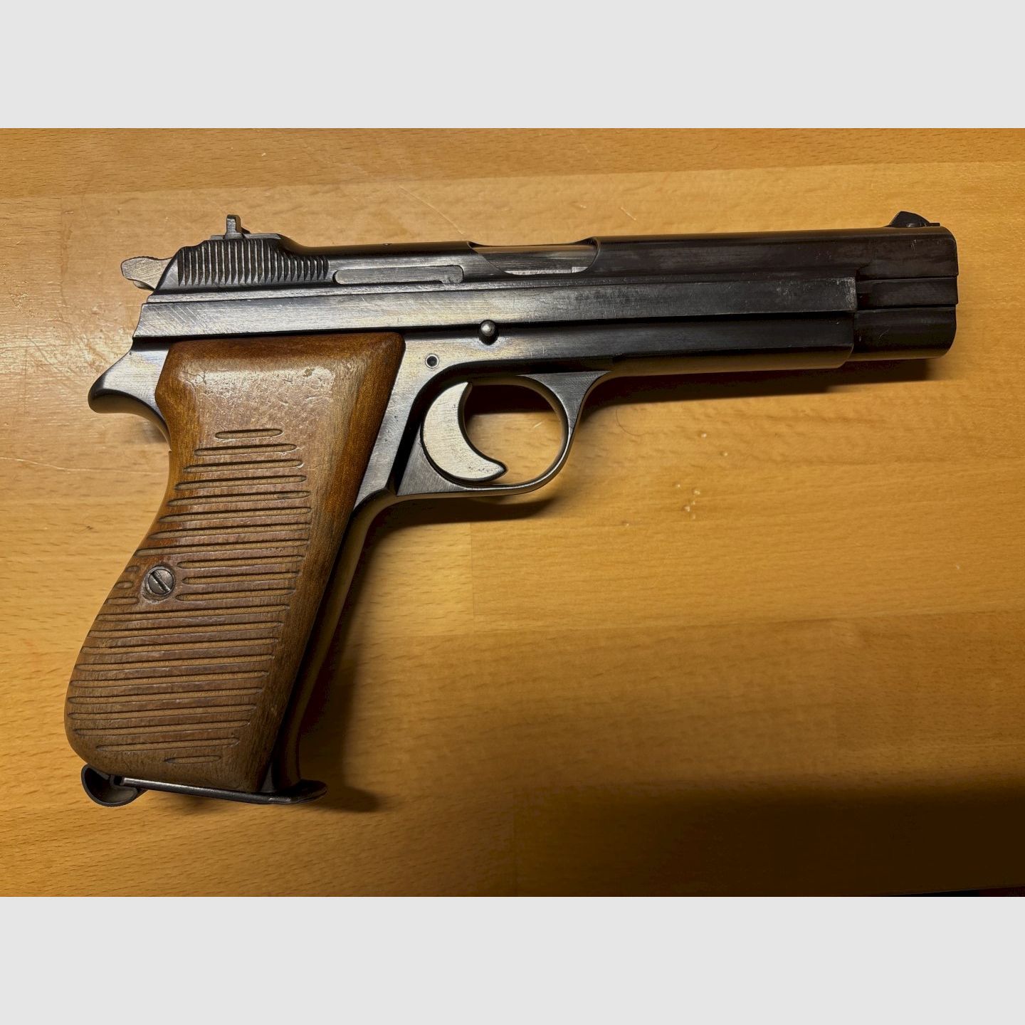 SIG P210