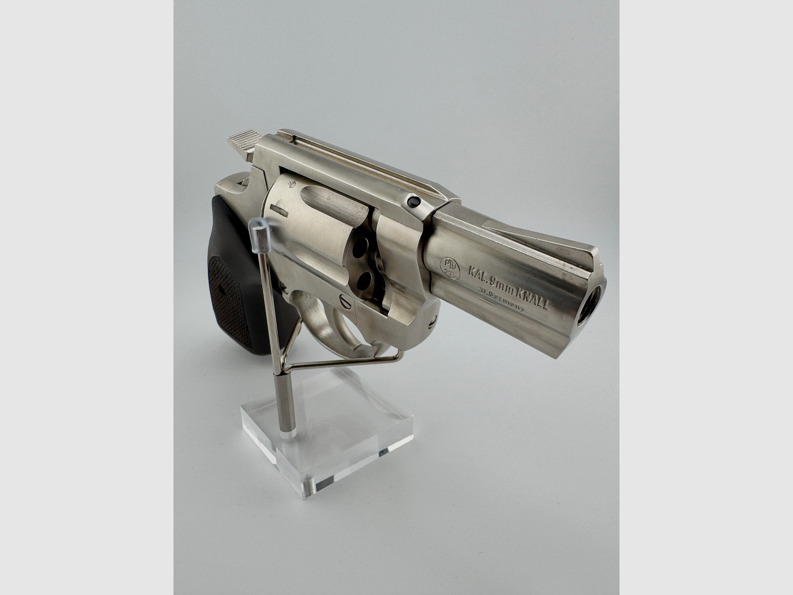 Revólver de alarma Röhm RG 69 niquelado - PTB 275 - Año de prueba: 1985