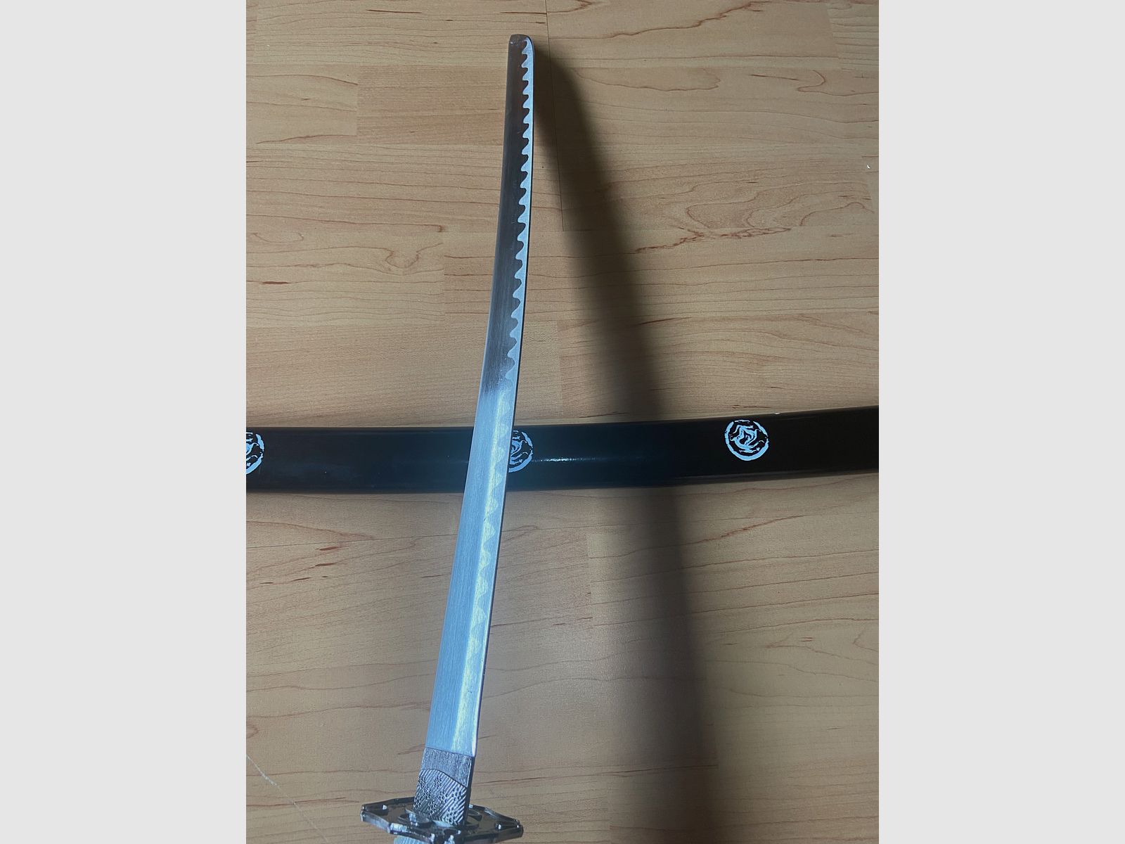 Samurai sword + fantasy knife used to like new