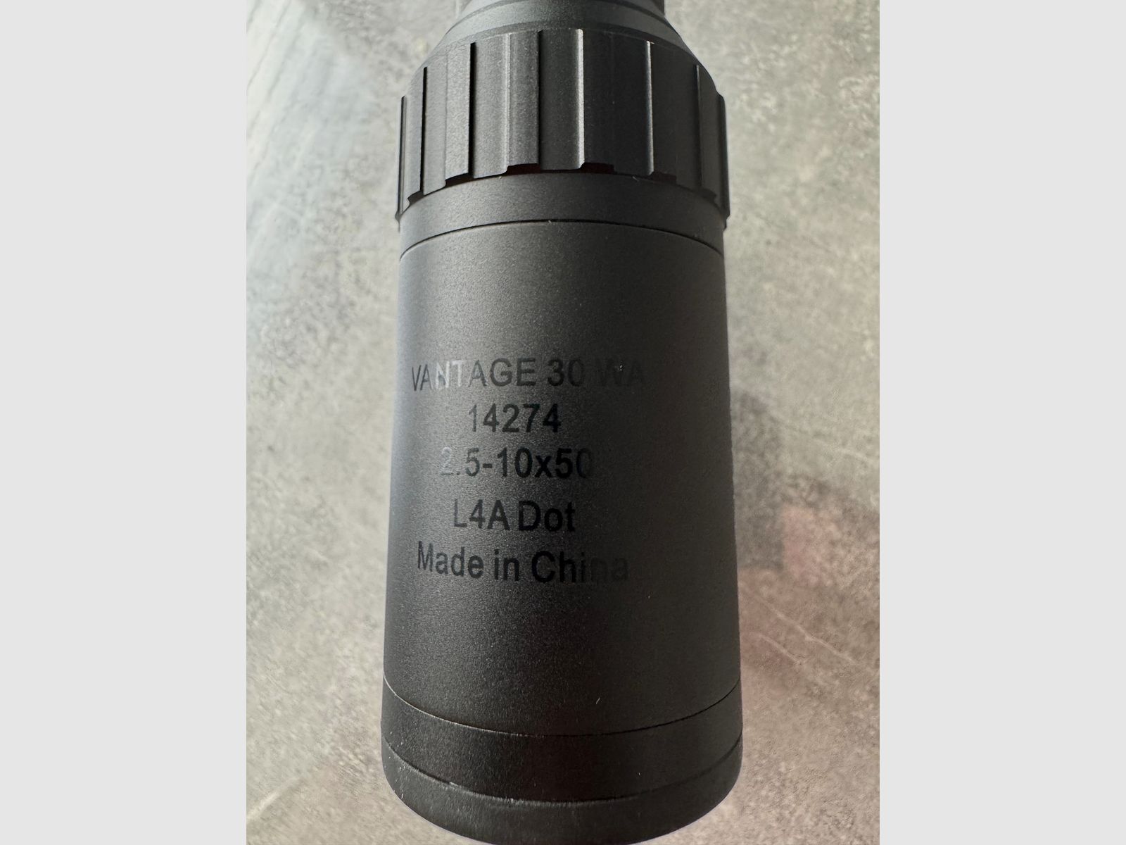 Hawke Zielfernrohr VANTAGE 30 WA 2,5-10×50 L4A DOT Leuchtabsehen - 1/4 MOA - Großes Sehfeld Präzise Jagen Adapter