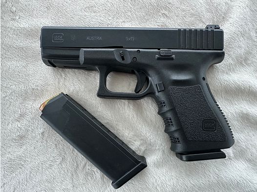 Glock 19 in 9mm - eine der letzten Gen 3 aus 2009 - Kaum gebraucht - fast NEUWERTIG !