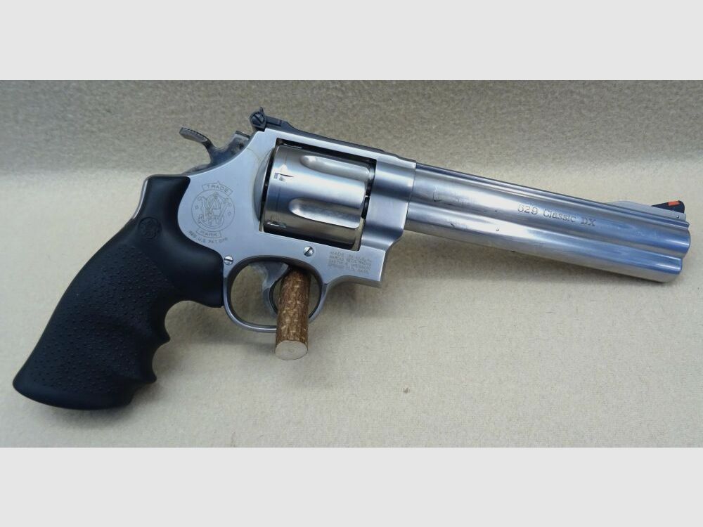 Smith & Wesson 629 Classic DX