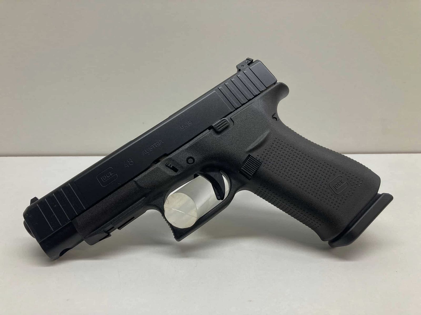 GLOCK 48