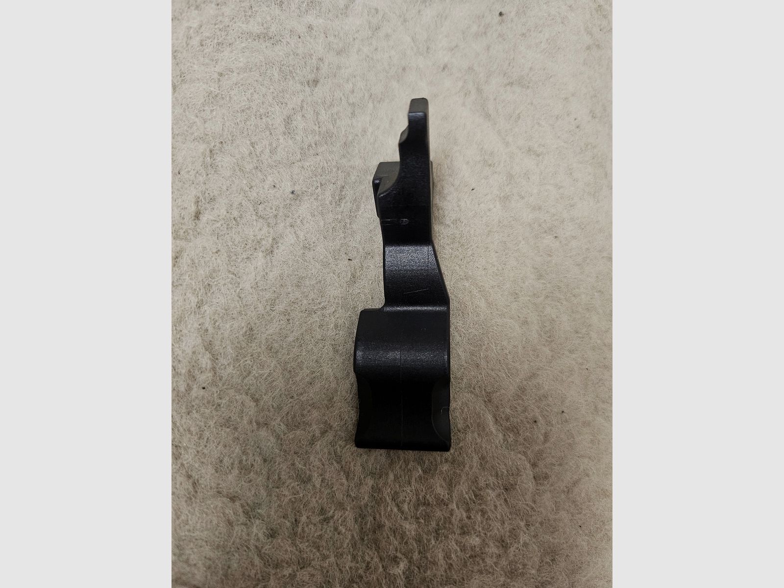 Neuer original Ruger 10/22 vergrößerter Magazinlösehebel 90598