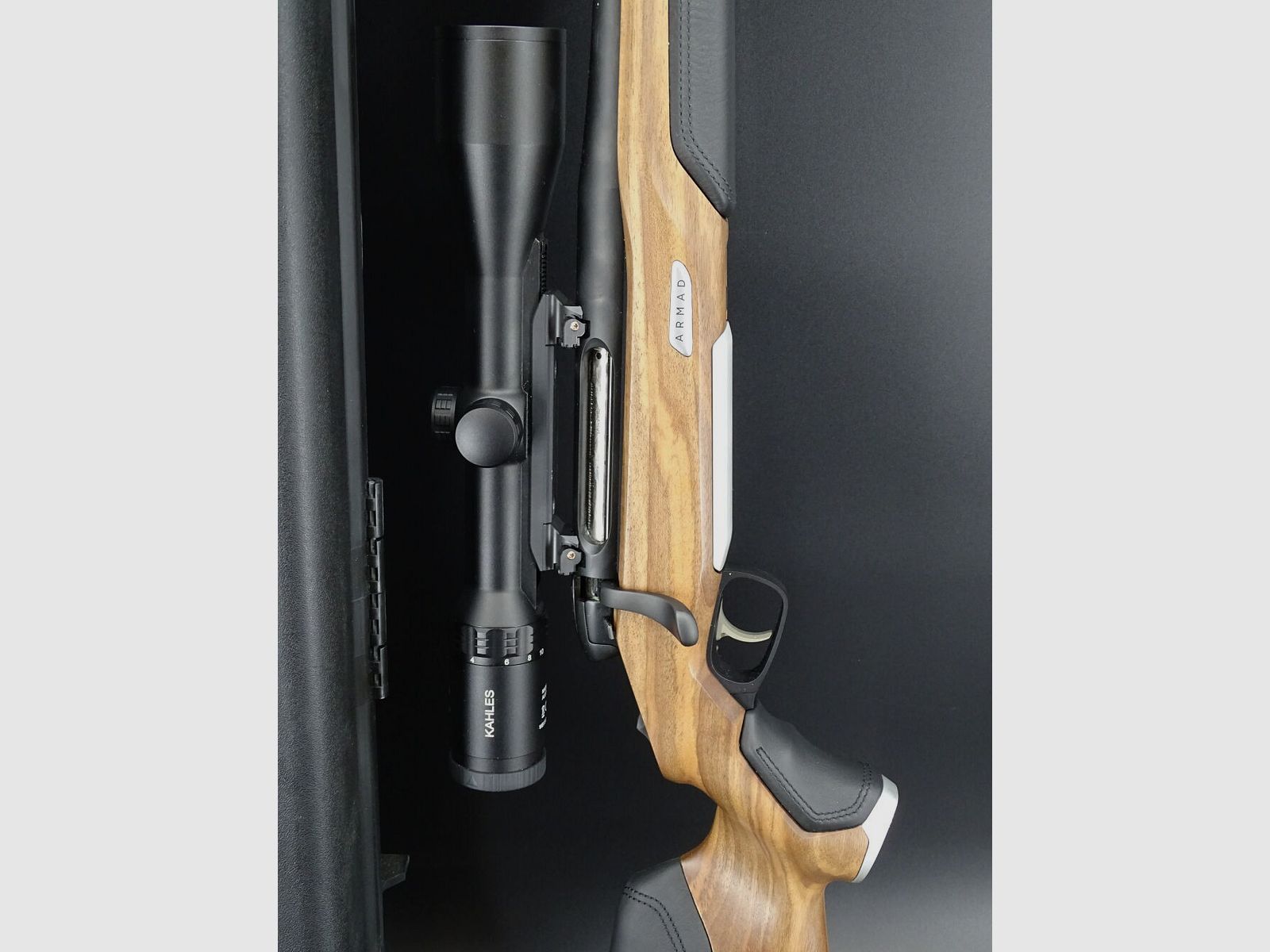 Steyr Monobloc Armad calibre .270 Win Kahles Helia Monobloc Armad "Panzerstahl Edition"