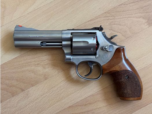 Smith & Wesson 686-4 4“