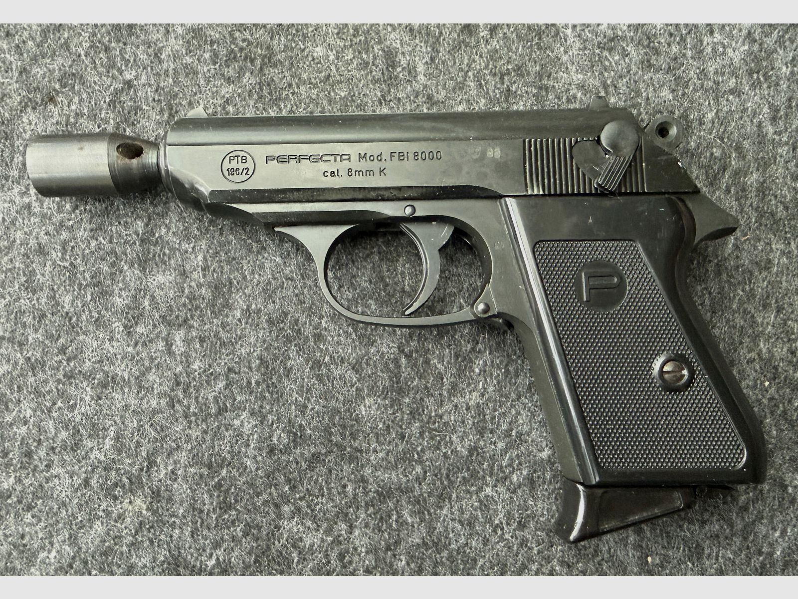 Pistolet alarmowy Perfecta model FBI 8000 kal. 8mm K z komorą startową PTB 196/2