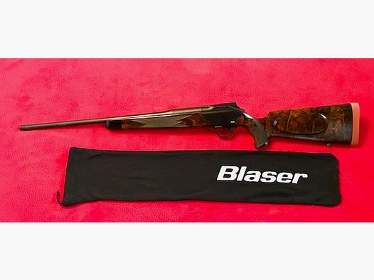 Exquisite Repetierbüchse Blaser R8, Gold Edition