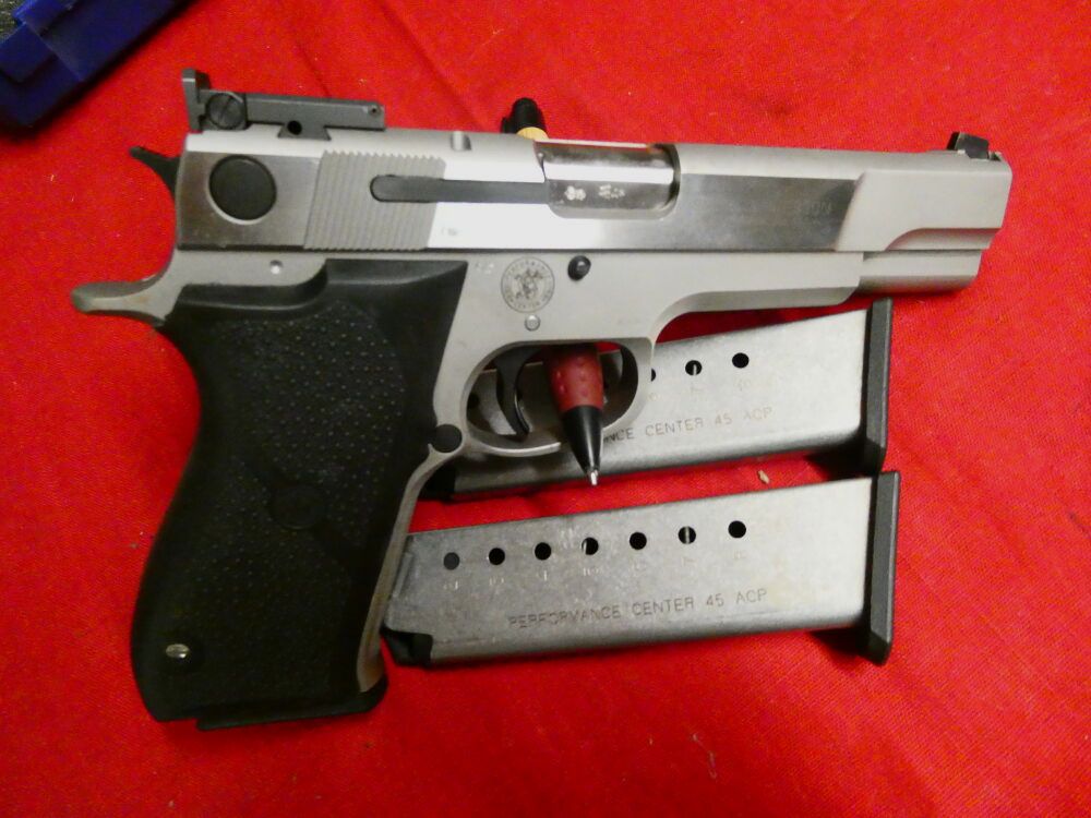 Smith & Wesson - Performance Center .45 Target Champion