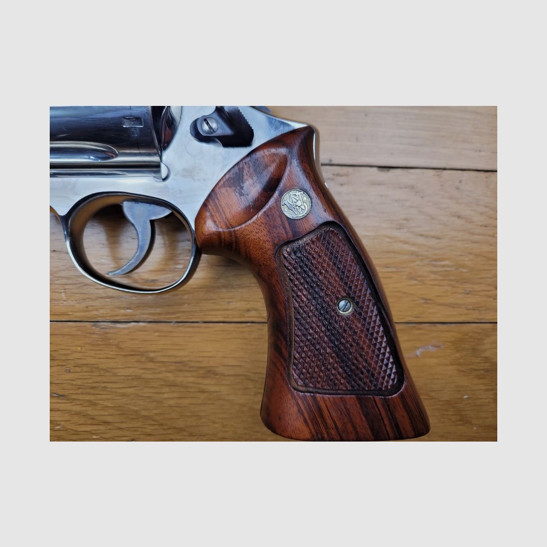 Top Smith & Wesson – rare 29-2 – 44 Mag – 4 pouces – métal poli brillant – État neuf !, image 4 sur 17