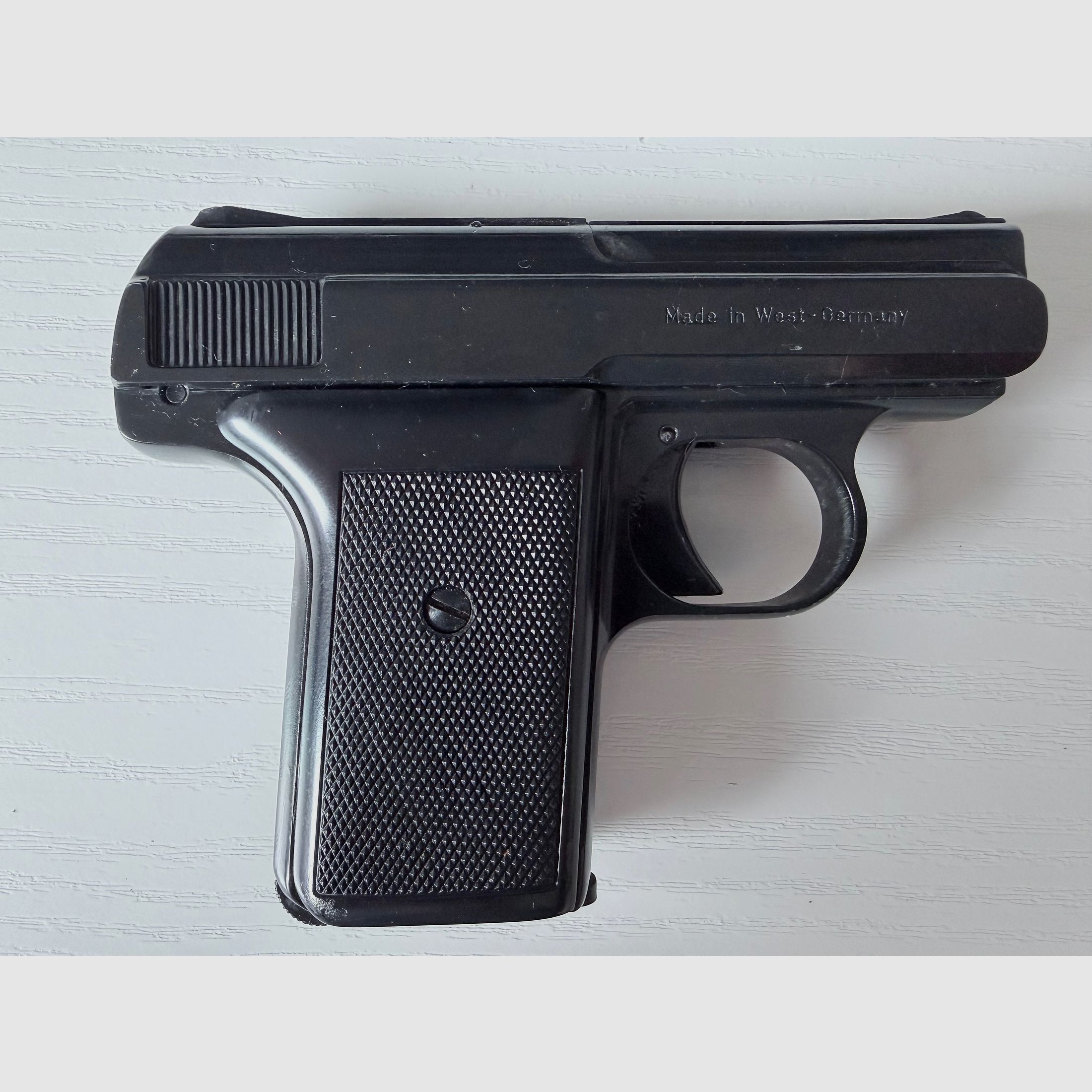 Reck P 6 S 8mm pistolet à gaz et à pétard avec gobelet de lancement en boîte d'origine objet de collection