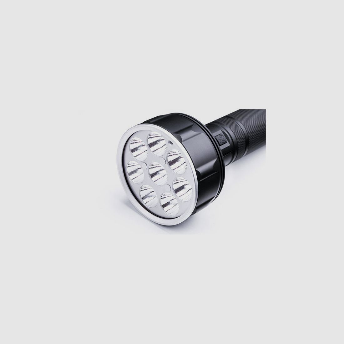 Projecteur LED SAINT TORCH 31, 20 000 lumens (y compris batterie), image 2 sur 12