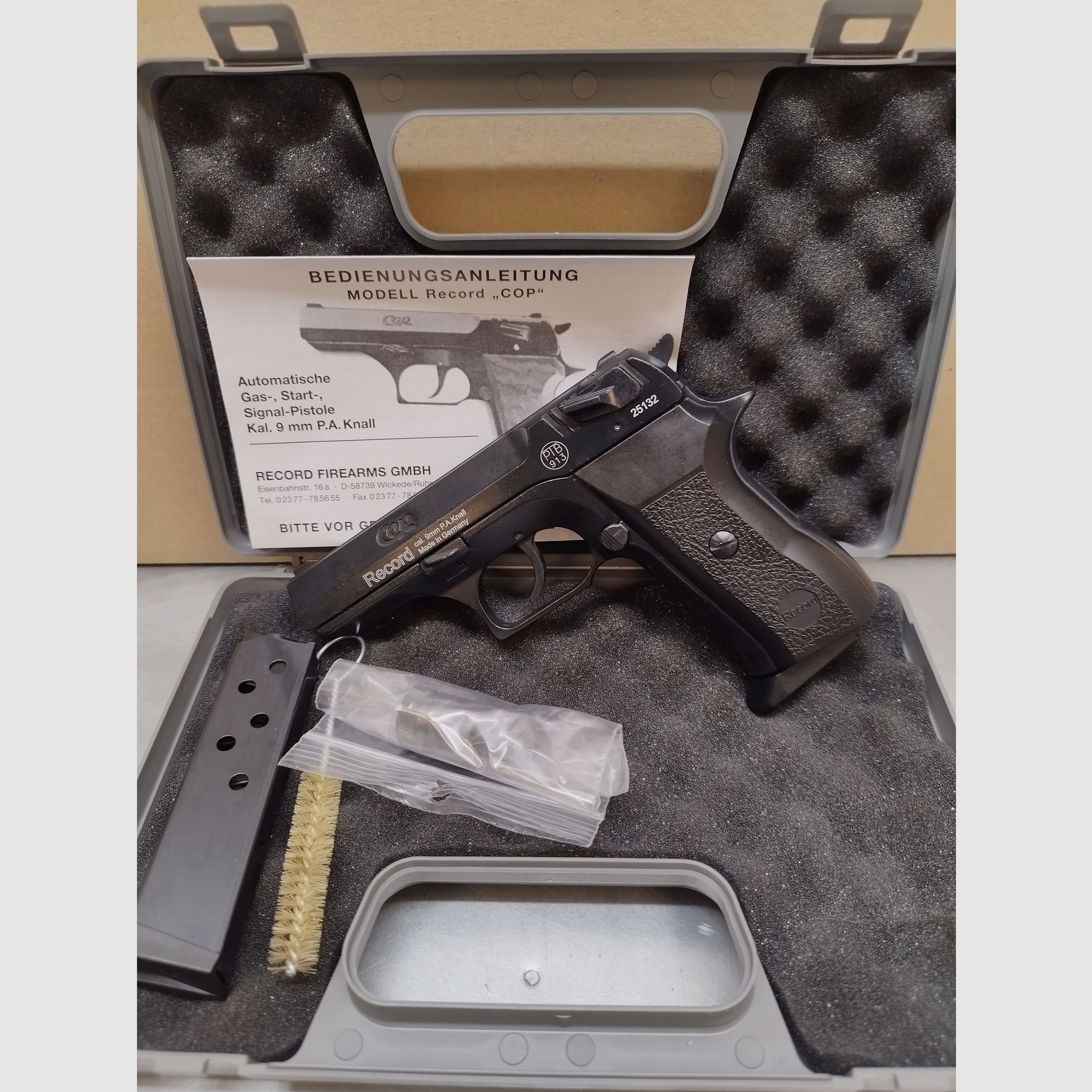 Record COP pistola a salve 9 mm P.A.K brunita + caricatore di riserva!!