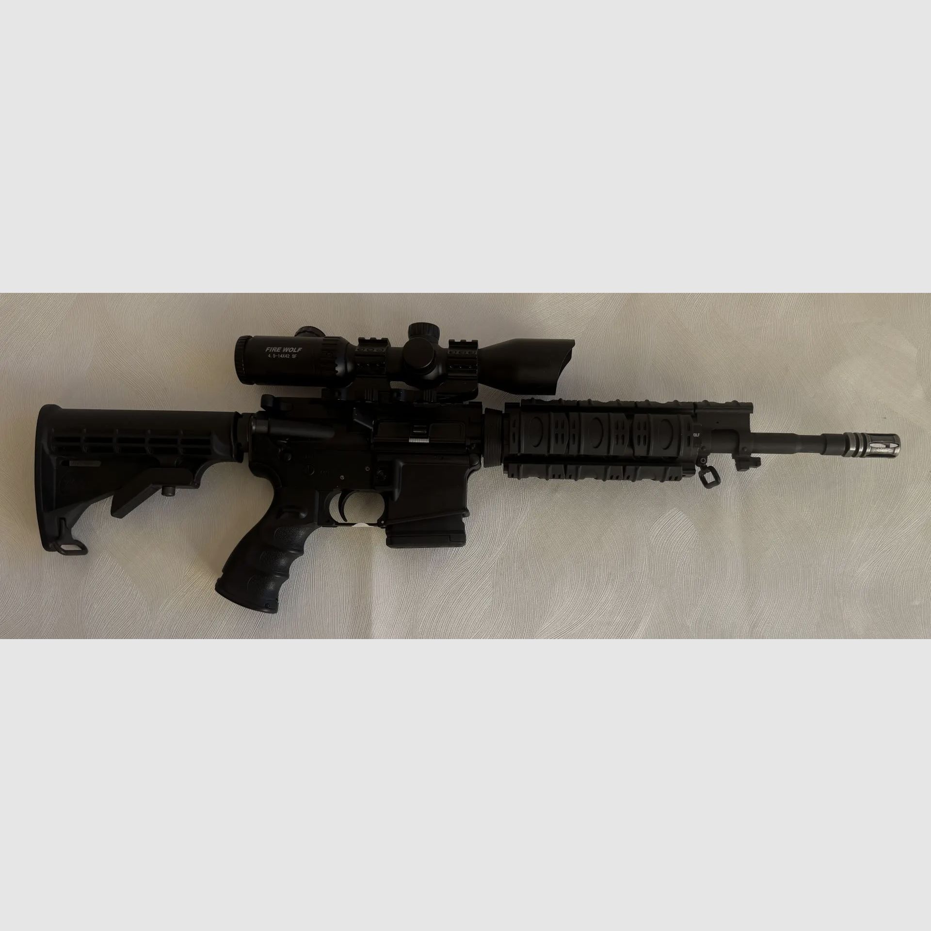 Windham Weaponry Selbstladebüchse Kal. .223 Rem. mit Zielfernrohr Fire Wolf 4,5–14×42 SF