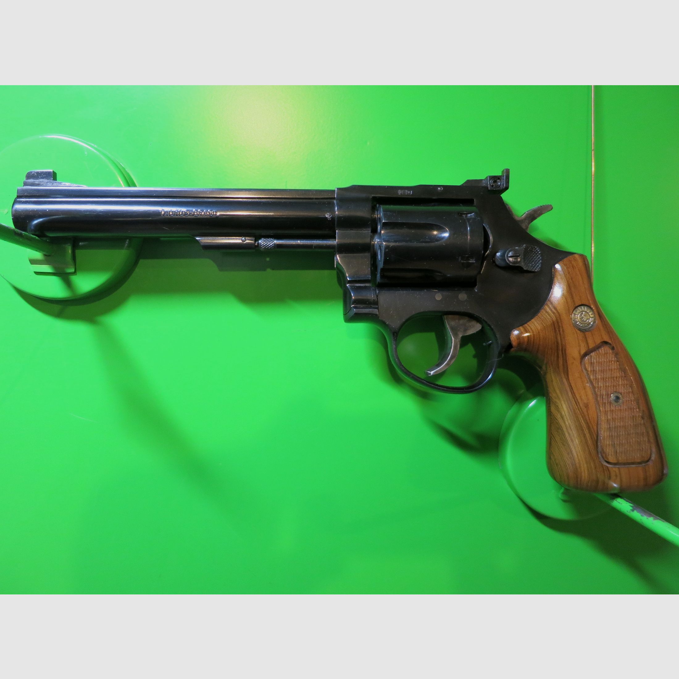 Revolver deportivo TAURUS Mod. 96, cal. .22lr, clon del S&W K-22 #27-