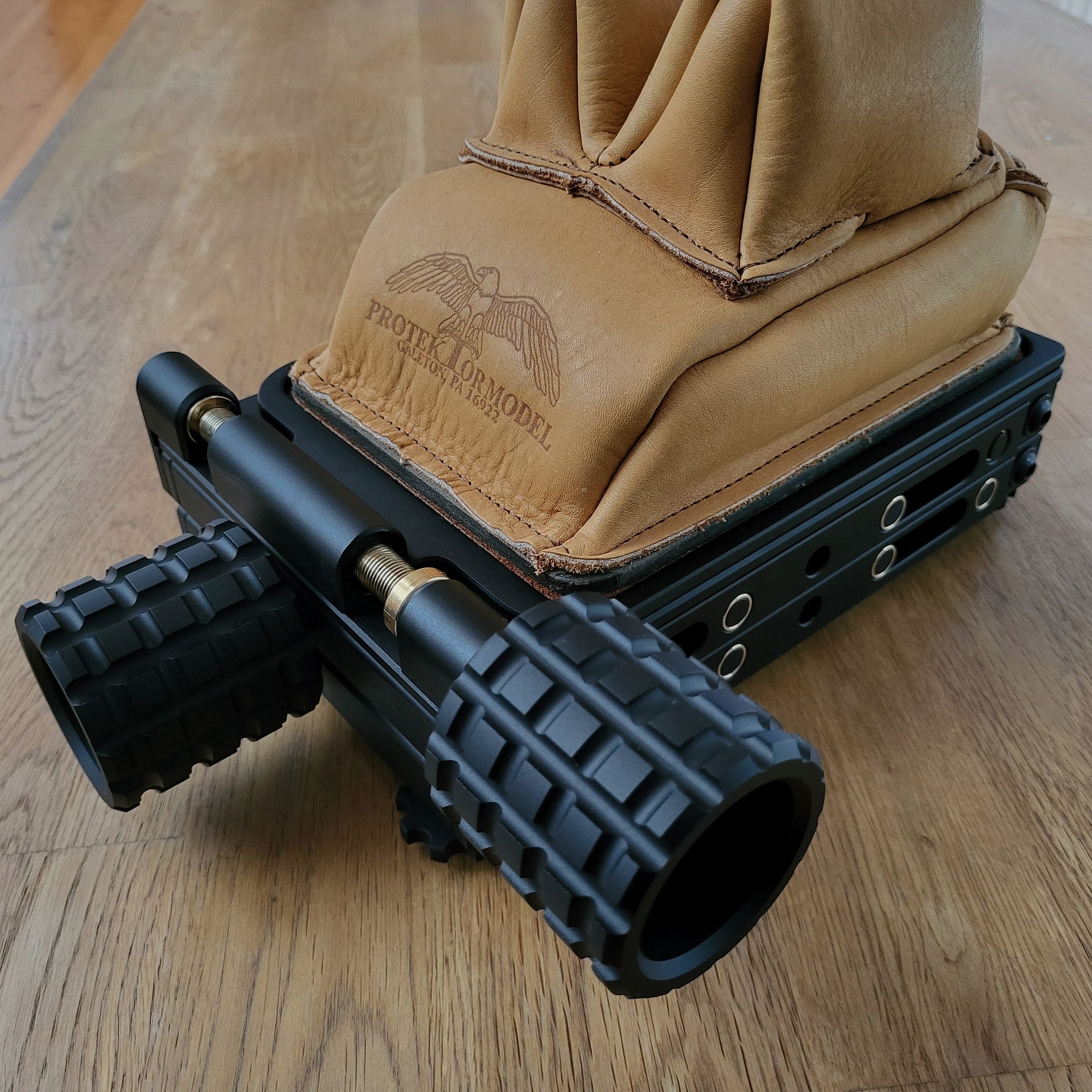 Bears Adjustable Lifter for your Rearbag with Side Adjustment