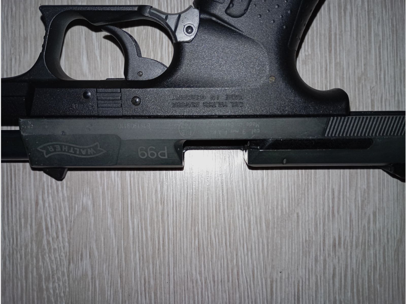 Walther P99 Schreckschusspistole inklusive Holster 