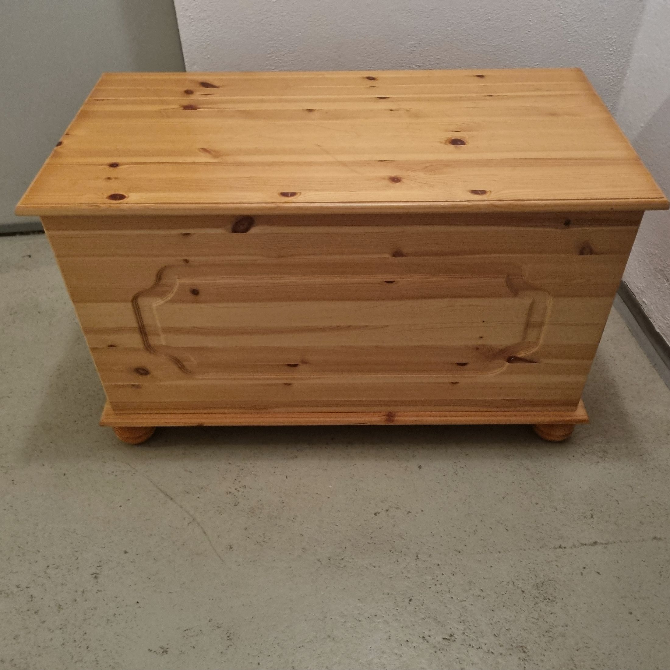 Drie houten kisten (wasmanden) totaal, voor zelfafhalers