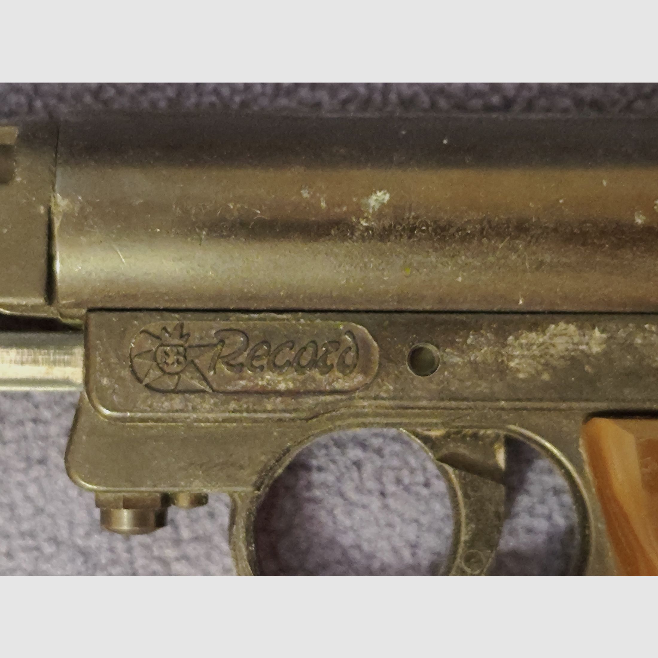 Récord pistola de aire comprimido con F en el pentágono calibre 4,5 mm antiguo