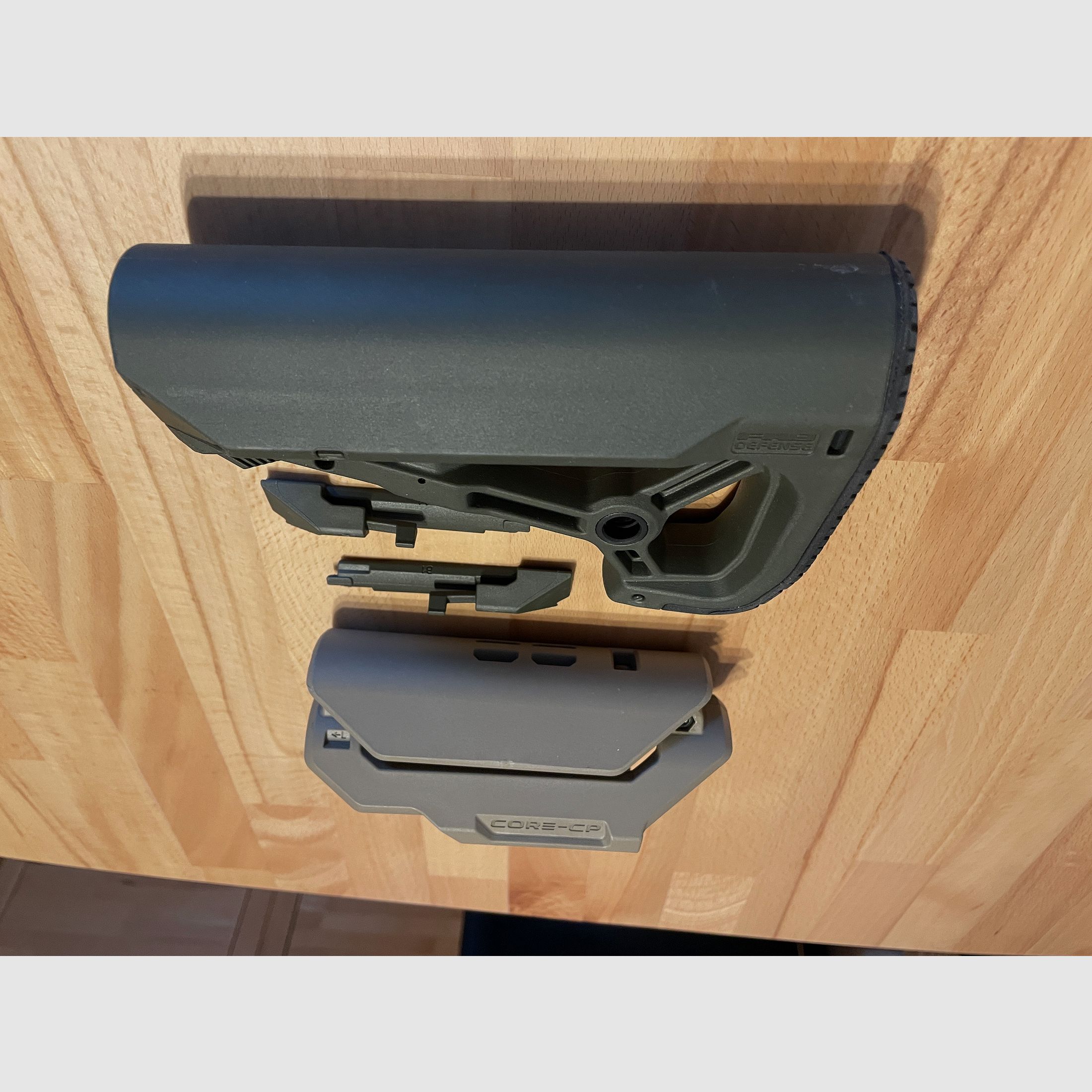 Schubschaft mit Backenauflage für AR15-Modelle mit einstellbarem Rohrdurchmesser von FAB Defence.