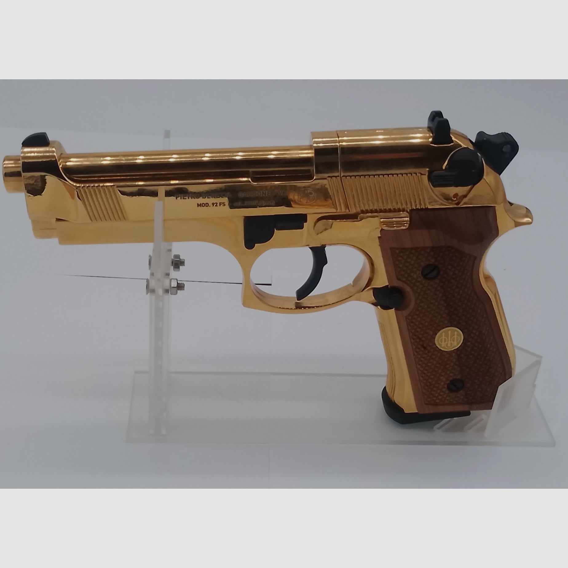 Beretta Mod.92 FS, 24 Karat Gold-Finish mit Echtholzgriffschalen, Bild 1 von 5