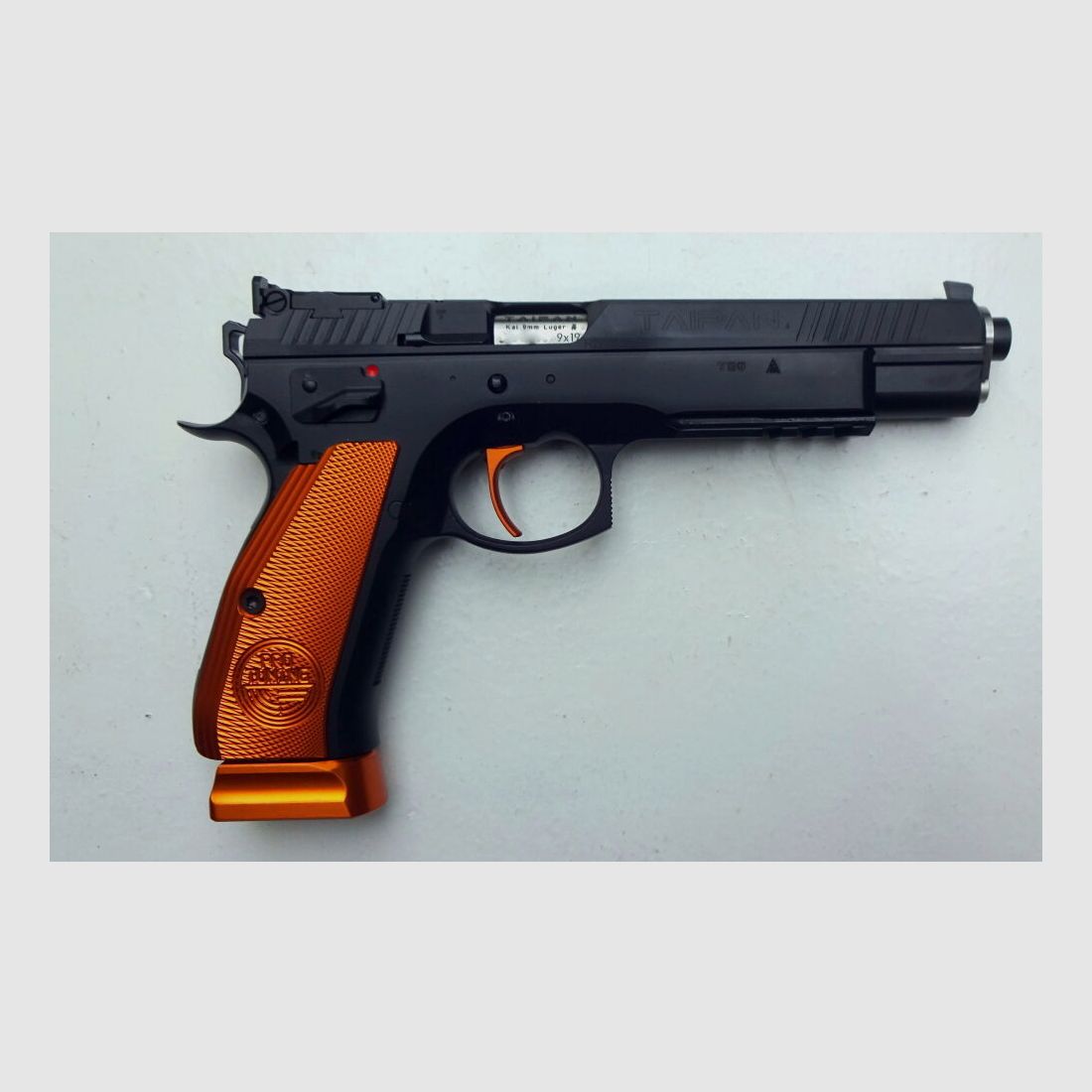 CZ TAIPAN Pro Tuning CZ 75 TAIPAN POMARAŃCZOWY Pro Tuning