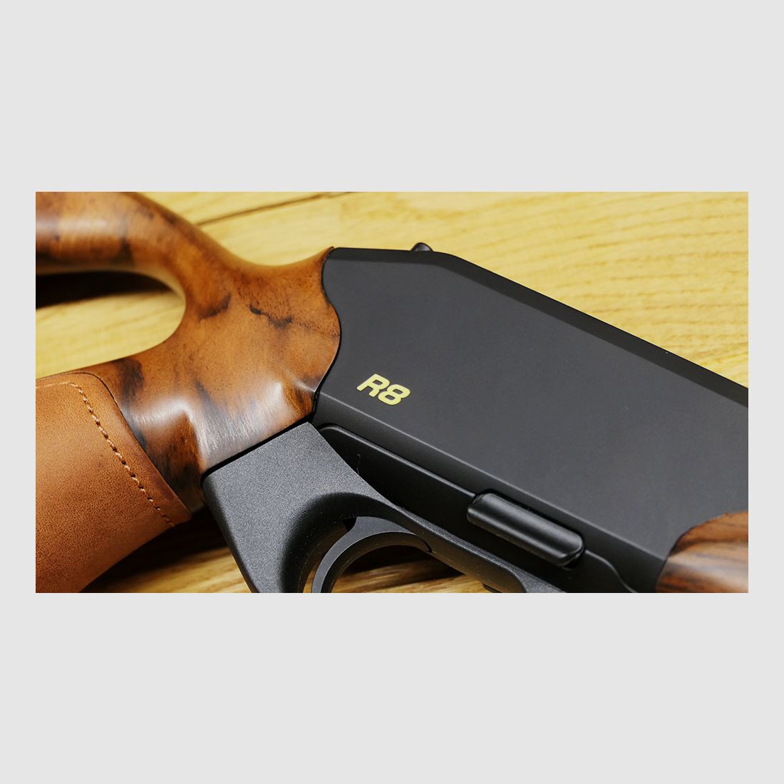 Blaser R8 Success Schäftung / Holzklasse 7 / Chesterfield Leder / ATEMBERAUBEND SCHÖN