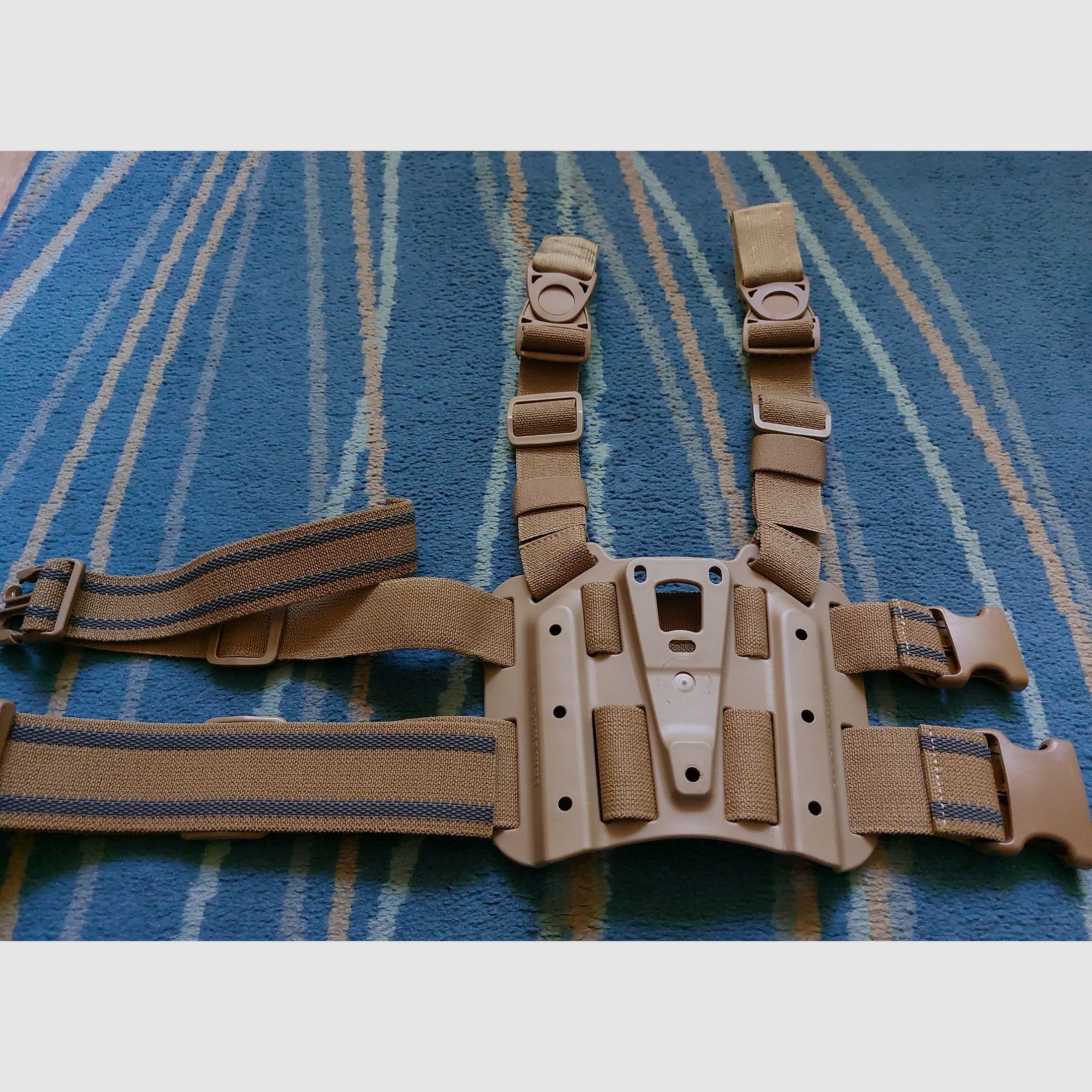 BLACKHAWK Holster P8 gauche, image 1 sur 6